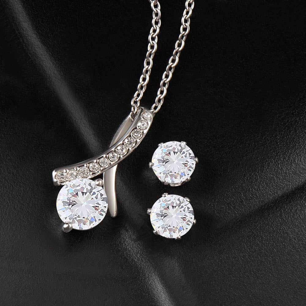 Mother-Daughter Alluring Beauty Necklace & Earrings Set